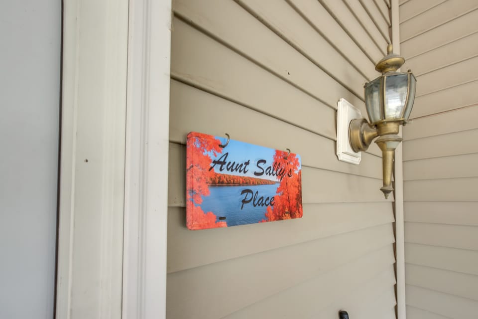 Comfy, Freshly Remodeled Apt Near Nauvoo Temple Apartment in Nauvoo