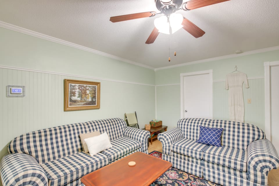 Walk to Nauvoo Temple: Remodeled Family Apartment Apartment in Nauvoo