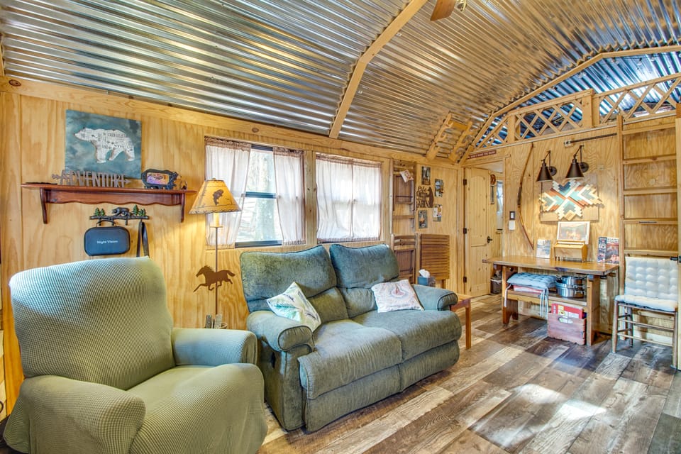 Hike the Ouachitas! Remote Mtn Hideaway w/ Trails House in Oklahoma