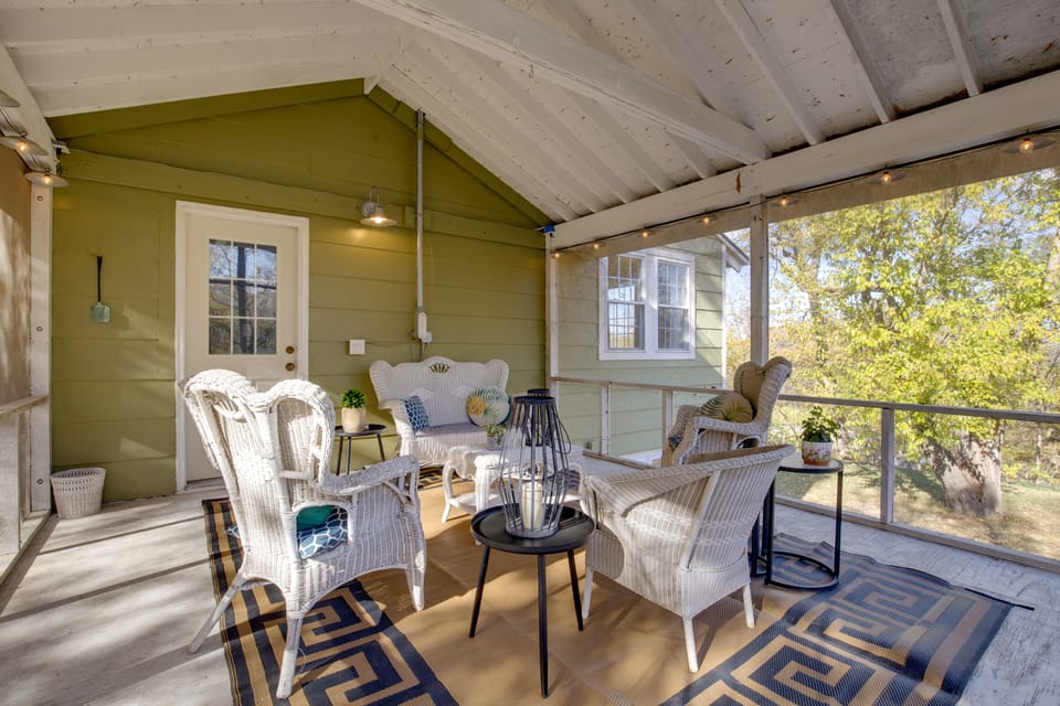 2 Mi to Downtown: 4BR Country Home Near K-State House in Kansas