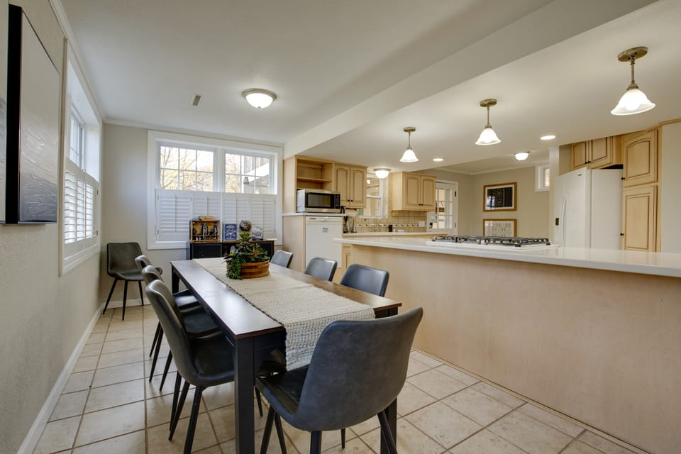 2 Mi to Downtown: 4BR Country Home Near K-State House in Kansas