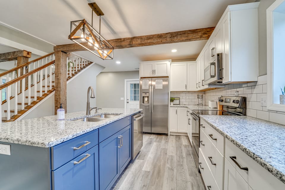 Mtn Views! Peaceful Rural Retreat in Mapleton House in Raystown Lake