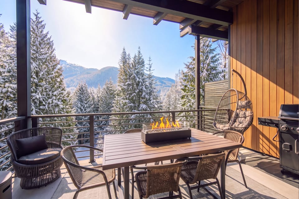 Ski-In/Out Home w/ Hot Tub & Sauna, Near Seattle Apartment in Snoqualmie Pass