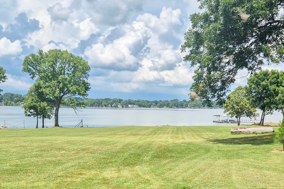 Deck & Yard: Wolf Creek Waterfront Home in Grove! House in Grove