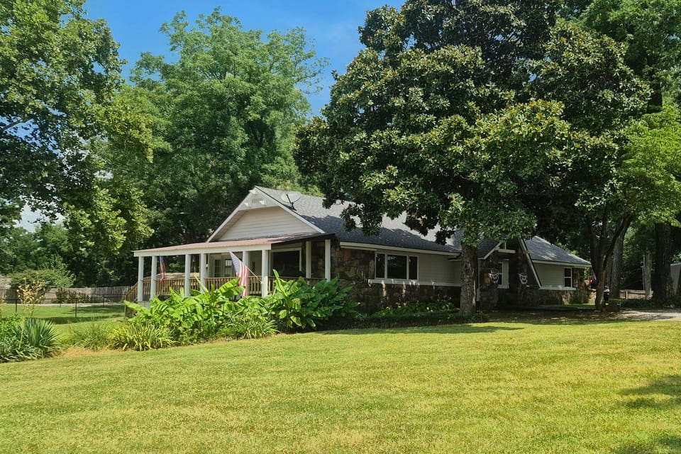Deck & Yard: Wolf Creek Waterfront Home in Grove! House in Grove