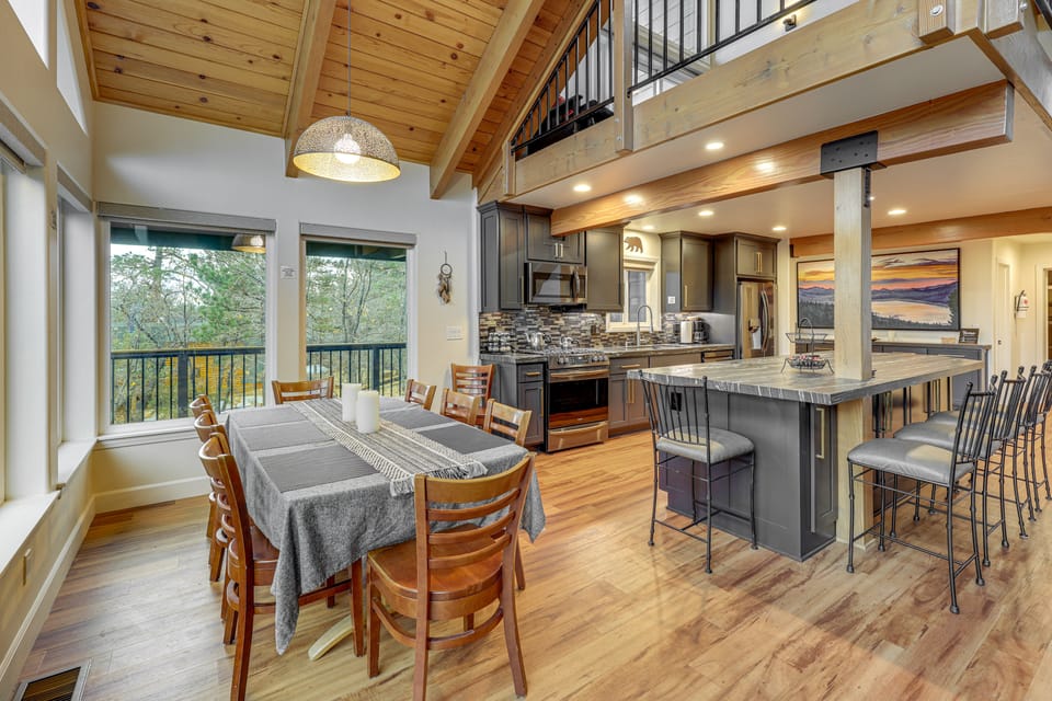 Retreat w/ Hot Tub: Bear Mountain Ski Slope View House in Big Bear