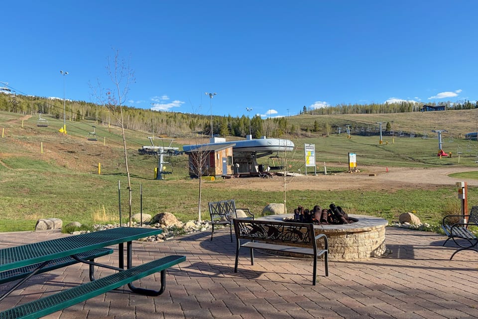 Ski In/Out GR Condo w/ Mtn View, Pool & Hot Tub Apartment in Granby