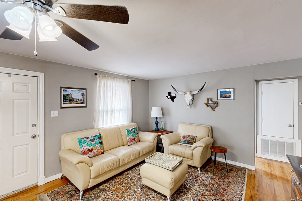 Play Room, Patio & Fire Pit! Cozy Kerrville Home House in Kerrville