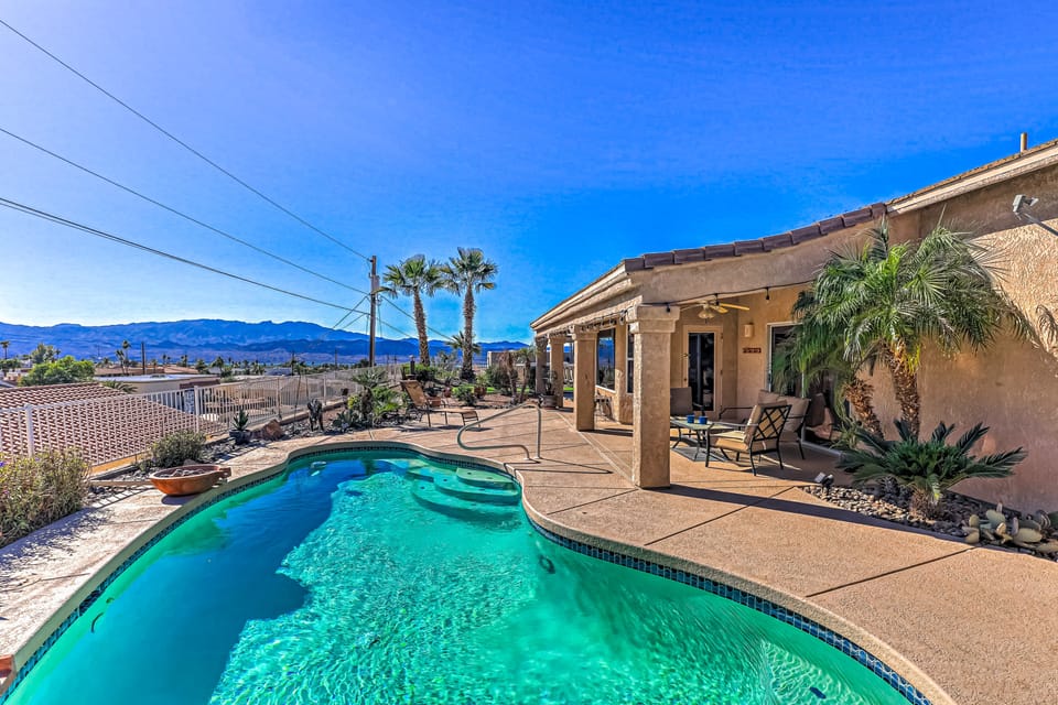 Poolside Bliss: Pet-Friendly Lake Havasu City Gem House in Lake Havasu City