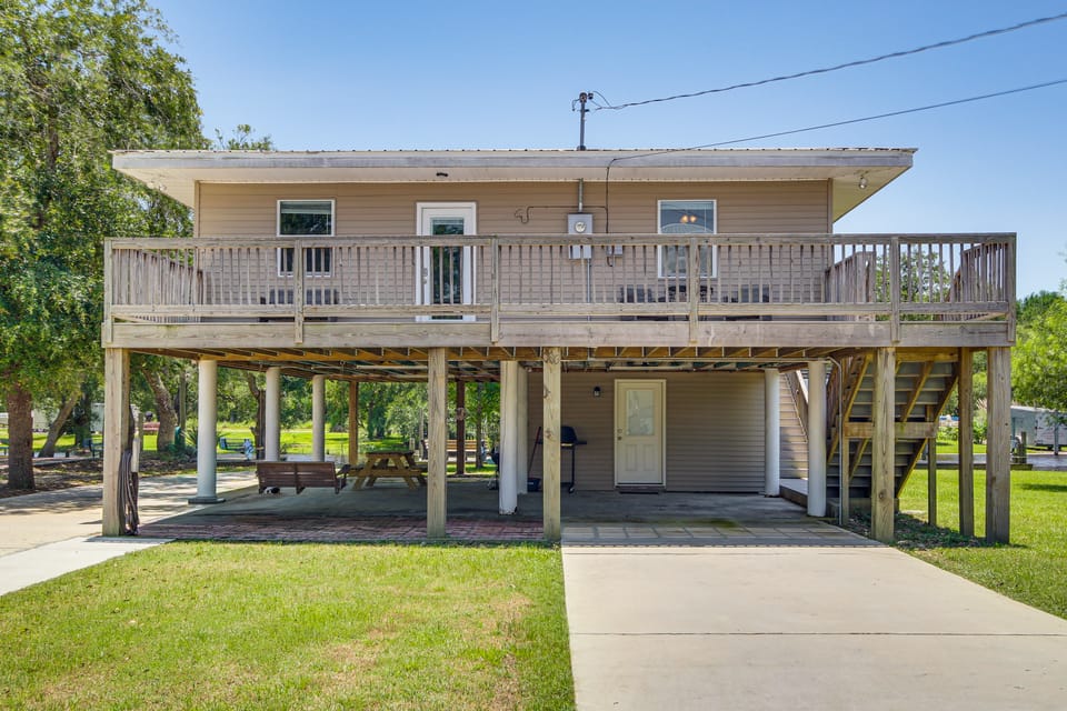 Canal & Boat Launch: Bay St Louis Group Getaway House in Mississippi