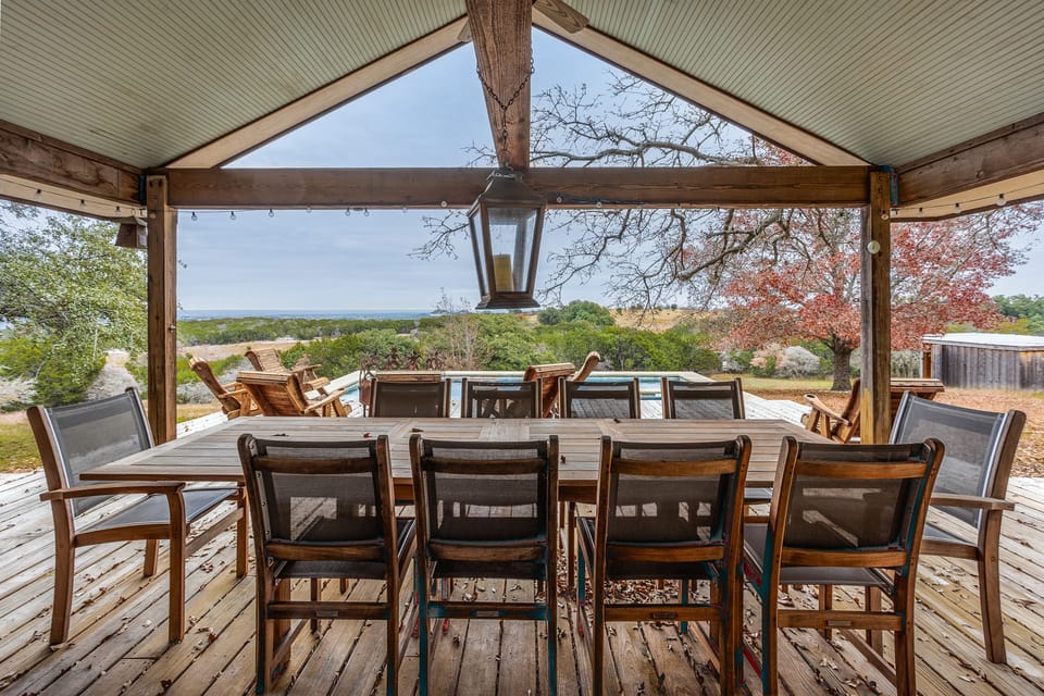 Pool, Porch & Stunning Views: Spacious Texas Home! House in Texas