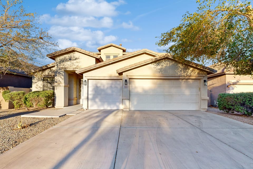 Hot Tub & Game Room: Poolside Paradise in Phoenix! House in Laveen Village
