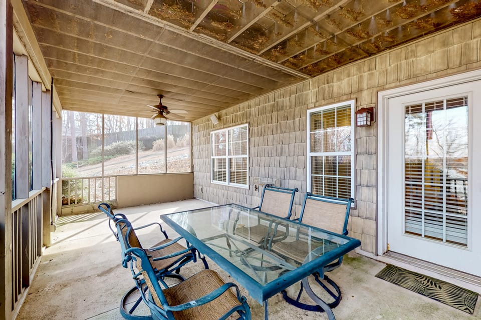 Boat Dock: Lake-View Retreat 5 Mi to Dtwn Clemson Apartment in Pickens County