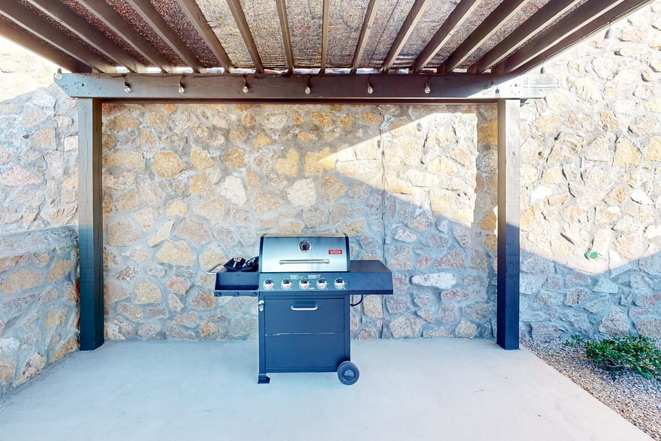 El Paso Family Retreat: Games, Grill & Fenced Yard House in El Paso