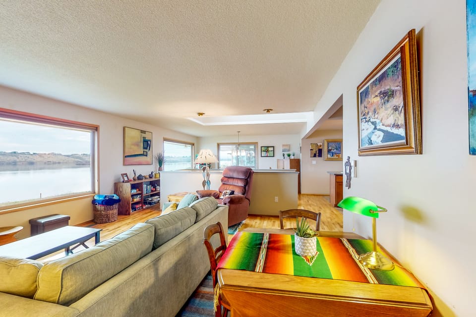 Waterfront Gem w/ Furnished Patio! Columbia Vista House in Richland