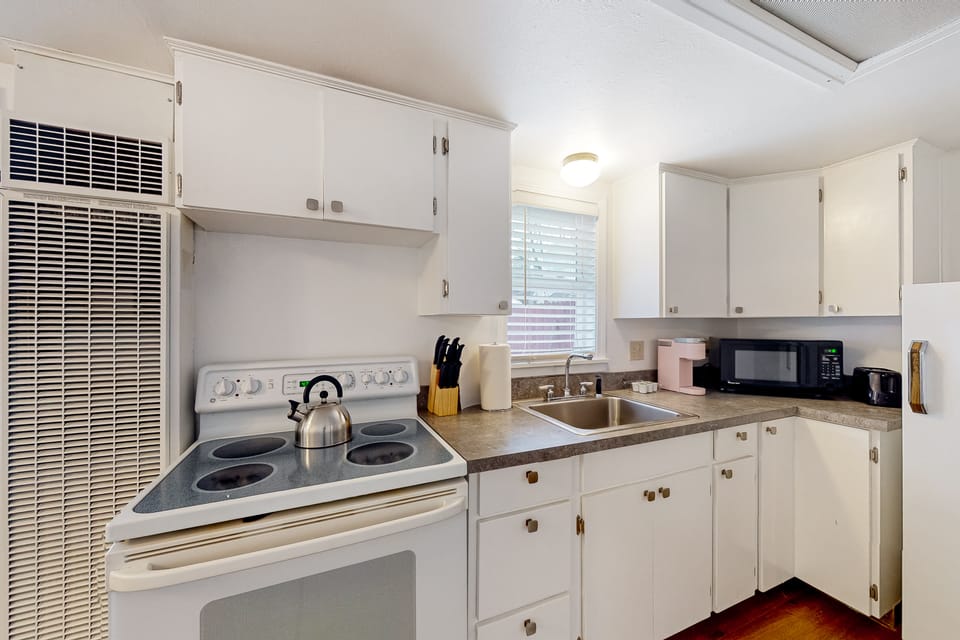 Near Golf & Parks! Couple's Haven in Klamath Falls House in Klamath Falls