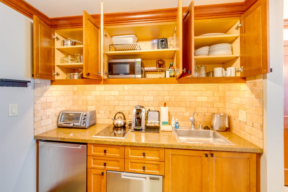 Everline Suite w/ Resort Perks! 7 Mi to Lake Tahoe Apartment in Palisades Tahoe (Olympic Valley)