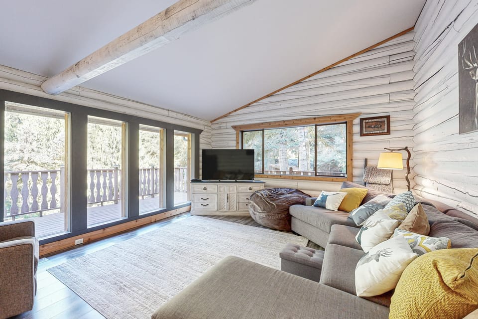 Kalama River View! Family-Friendly Nature Escape House in Washington