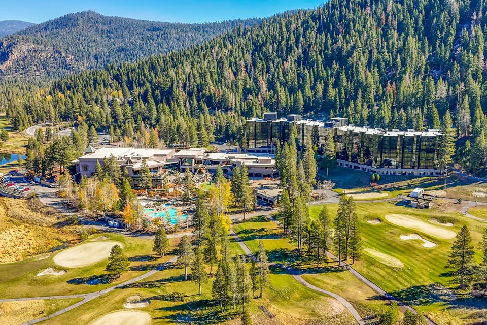 Olympic Valley Summer Stay! 2BR in Everline Resort Apartment in Palisades Tahoe (Olympic Valley)