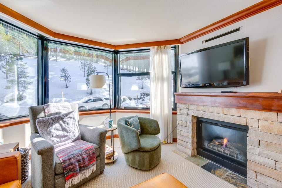 Olympic Valley Summer Stay! 2BR in Everline Resort Apartment in Palisades Tahoe (Olympic Valley)