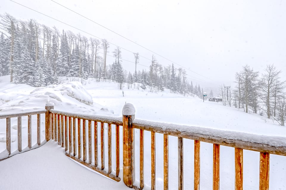 Rustic Cabin Stay in Brian Head Resort w/ View House in Brian Head