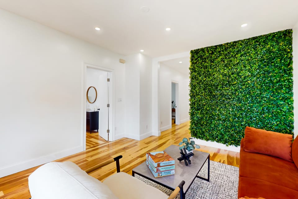 Shop, Dine, Unwind! Gateway to Boston Sights House in Chelsea
