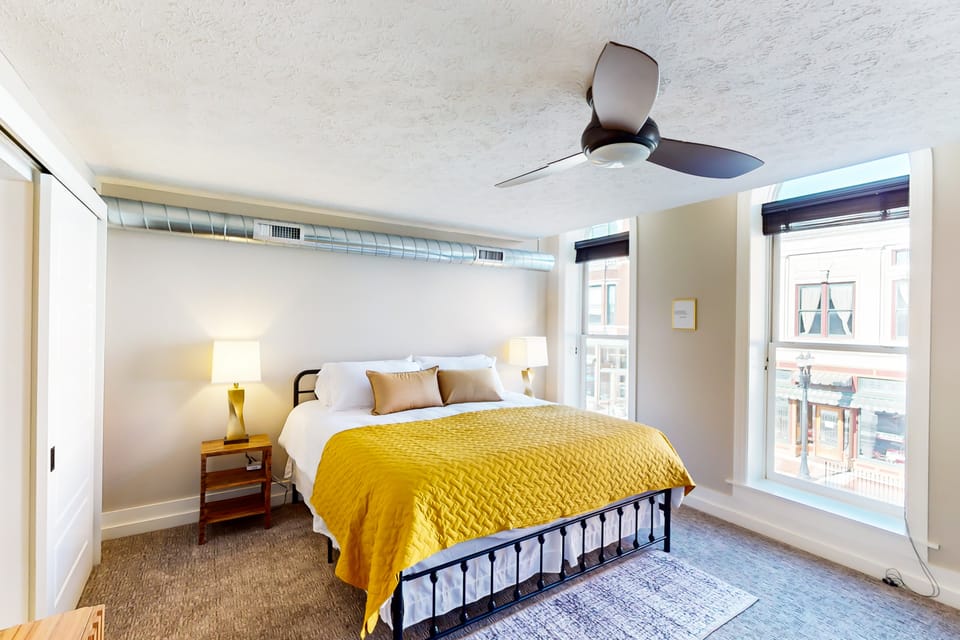 'Downtown Delight' w/ Patio! 1 Mi to Ball State Apartment in Muncie