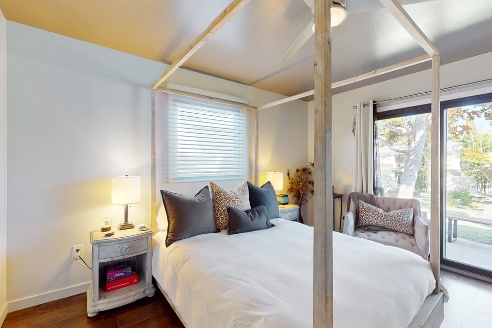 In-Law Suite w/ Kitchenette & Outdoor Space Apartment in Cardiff