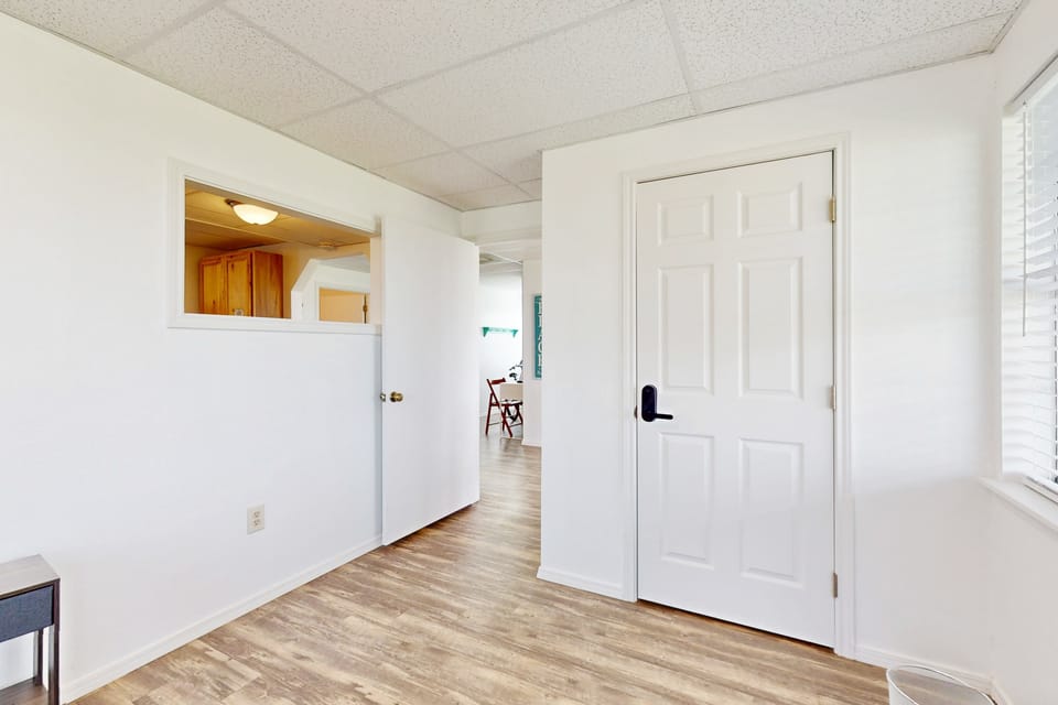 Bay Views & Beach Access: Ingleside Getaway Apartment in Nueces County