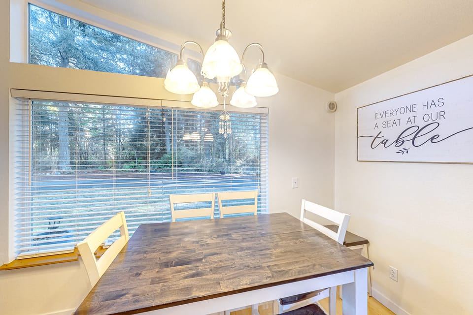 Hike, Golf & Fish: Outdoorsy Retereat Near Tacoma House in Washington