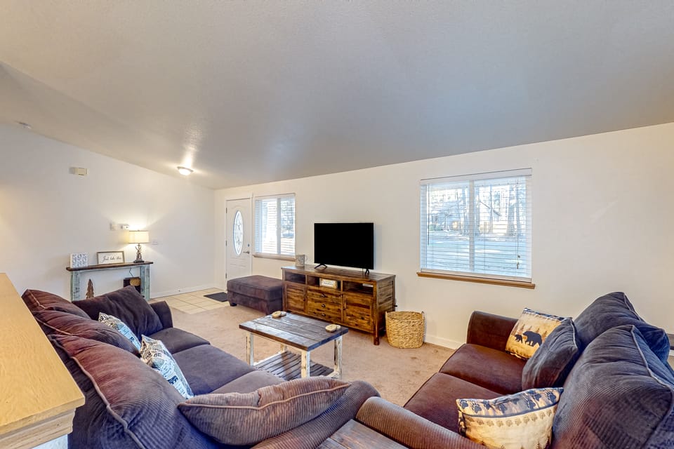 Hike, Golf & Fish: Outdoorsy Retereat Near Tacoma House in Washington