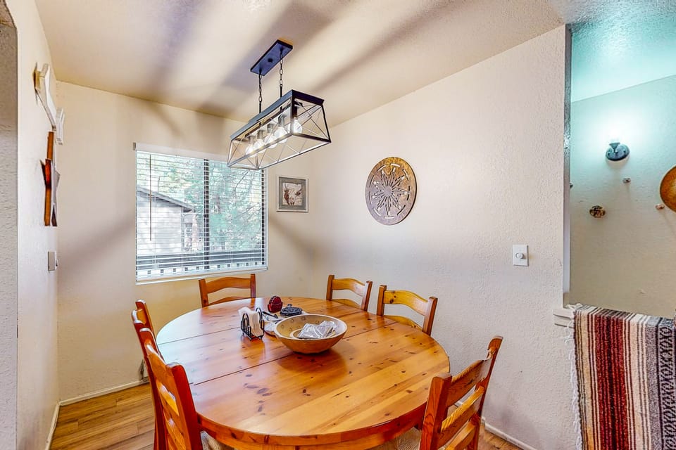Forest-View Gem in Pinetop-Lakeside: Hike & Golf! Apartment in Arizona