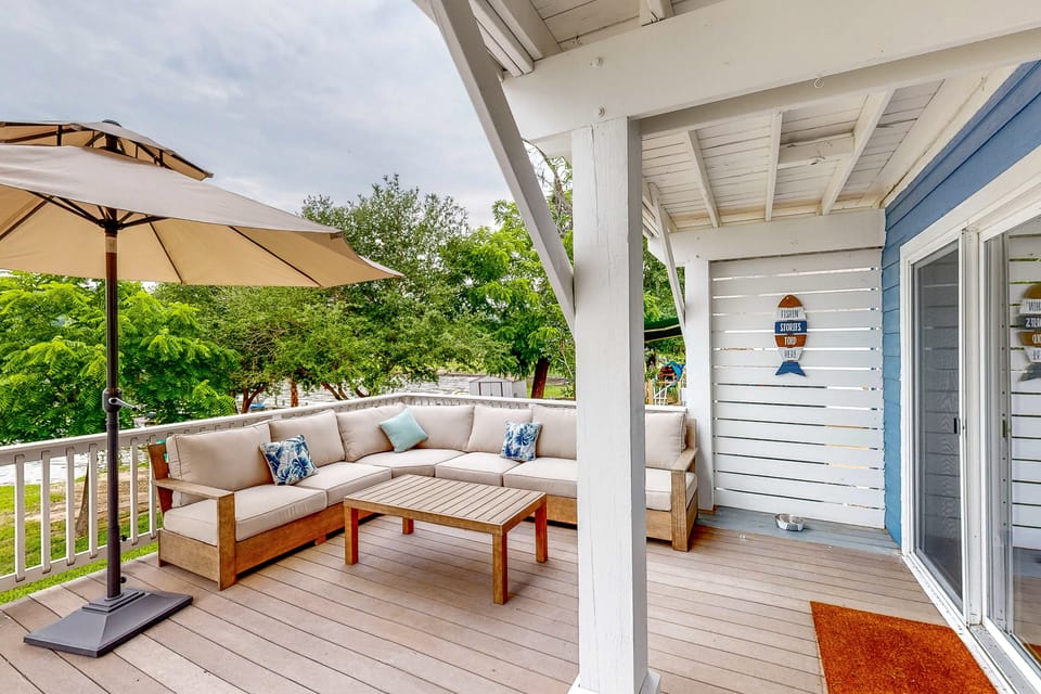 Private Dock! Dog-Friendly Lake Livingston Retreat House in Point Blank
