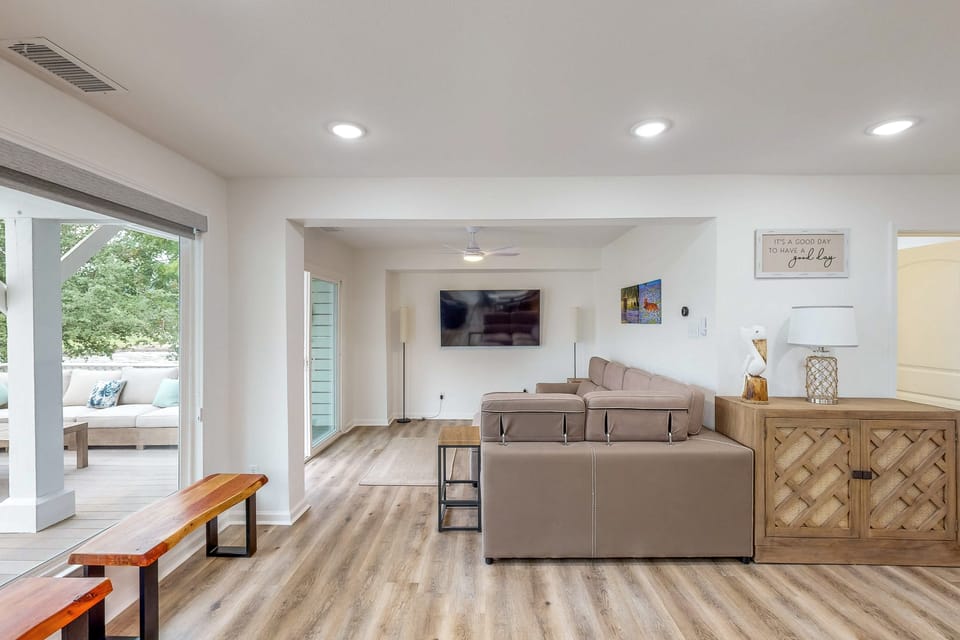 Private Dock! Dog-Friendly Lake Livingston Retreat House in Point Blank