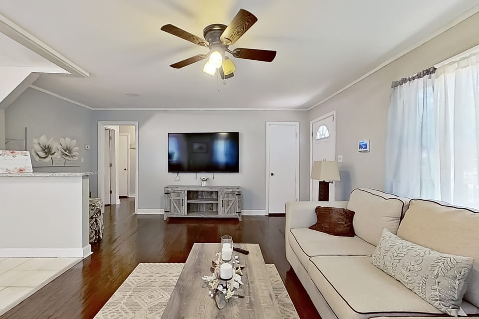 On-Site Trails! 'Serenity Acres Retreat' in Macon House in Lake Gaston