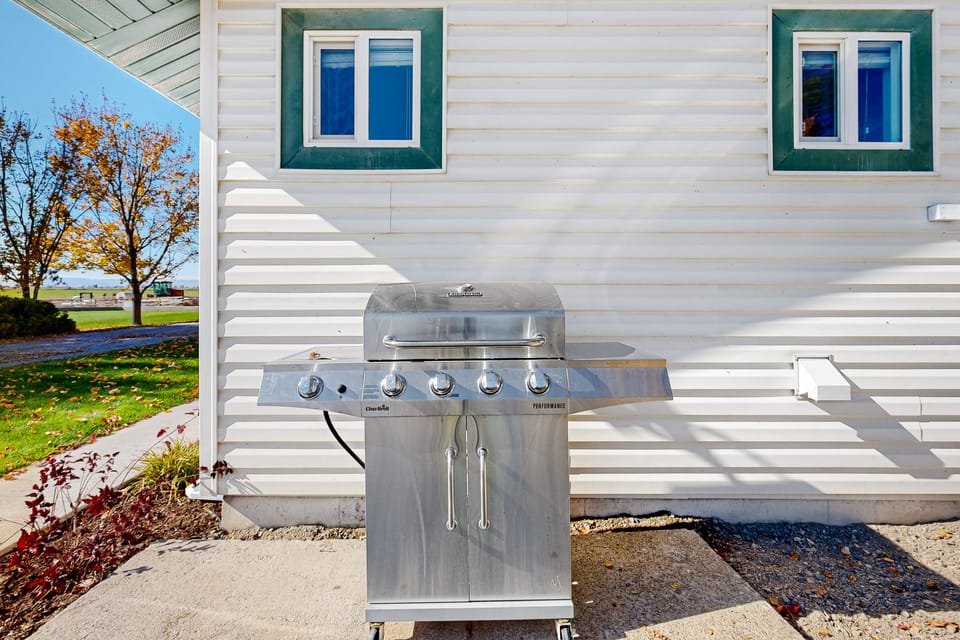 3BR Remodeled Home Near River: Grill, W & D, AC House in Idaho