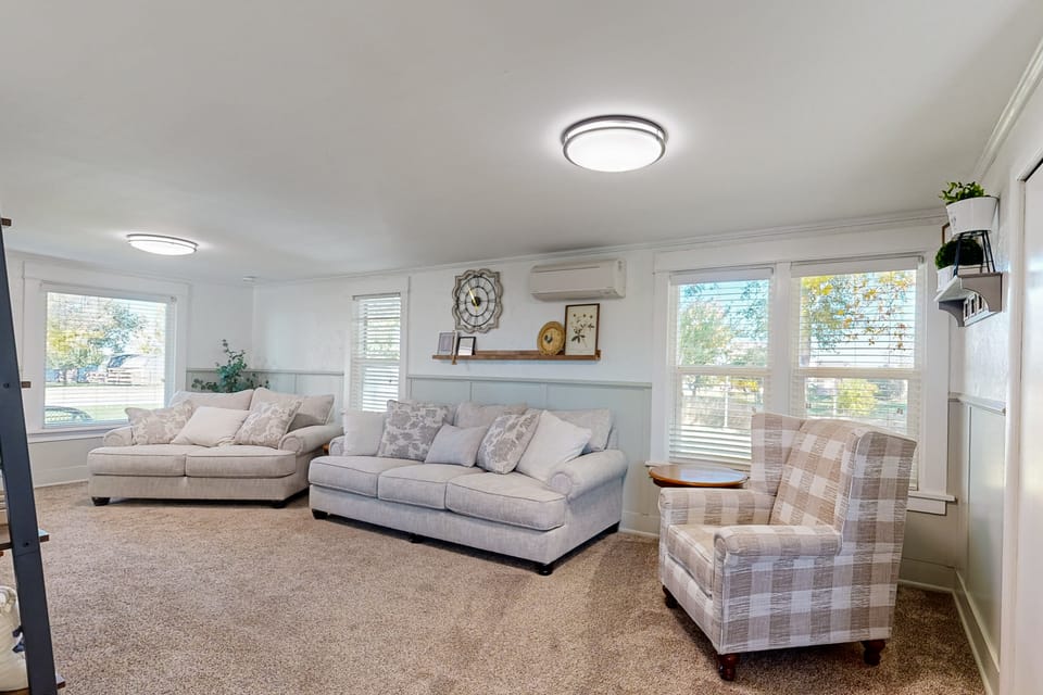 3BR Remodeled Home Near River: Grill, W & D, AC House in Idaho