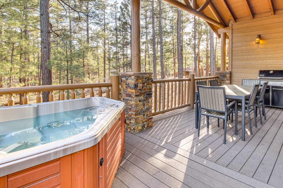 Hot Tub, Deck & Grill! Mtn Retreat in Show Low Apartment in Show Low