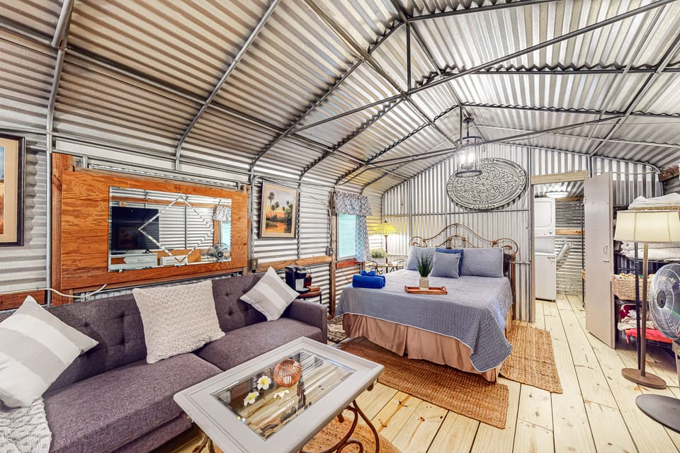 Canoe, Fire Pit & Grill! Wacassa River Retreat House in Florida