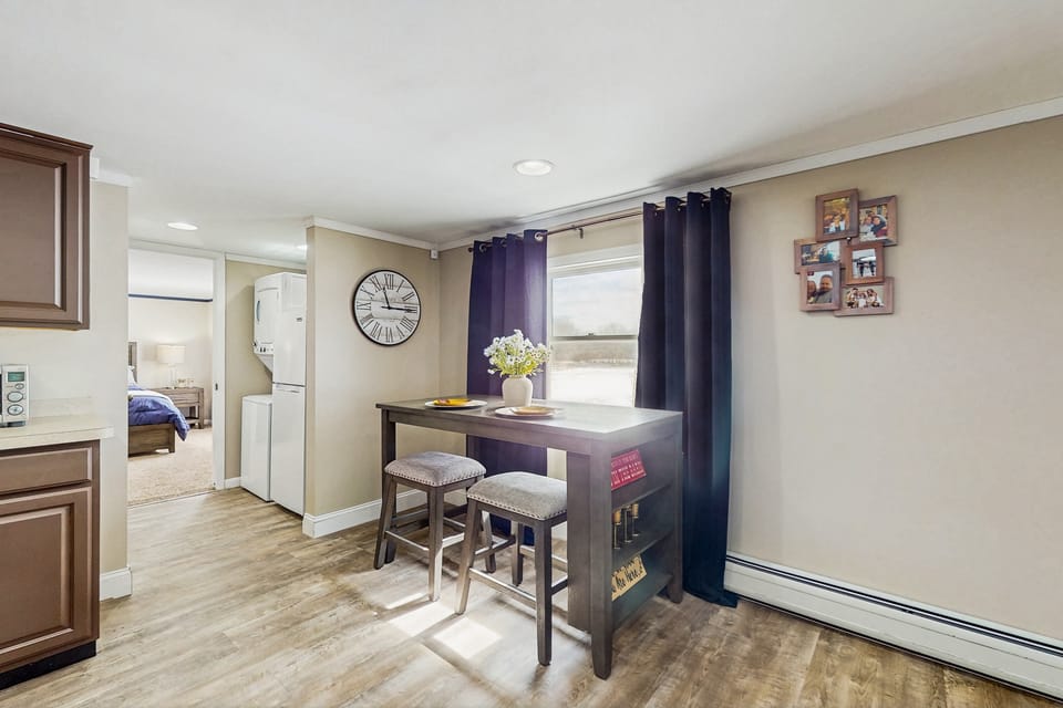 12 Mi to Lake George! Quiet Adirondack Escape Apartment in Capital District, NY, USA
