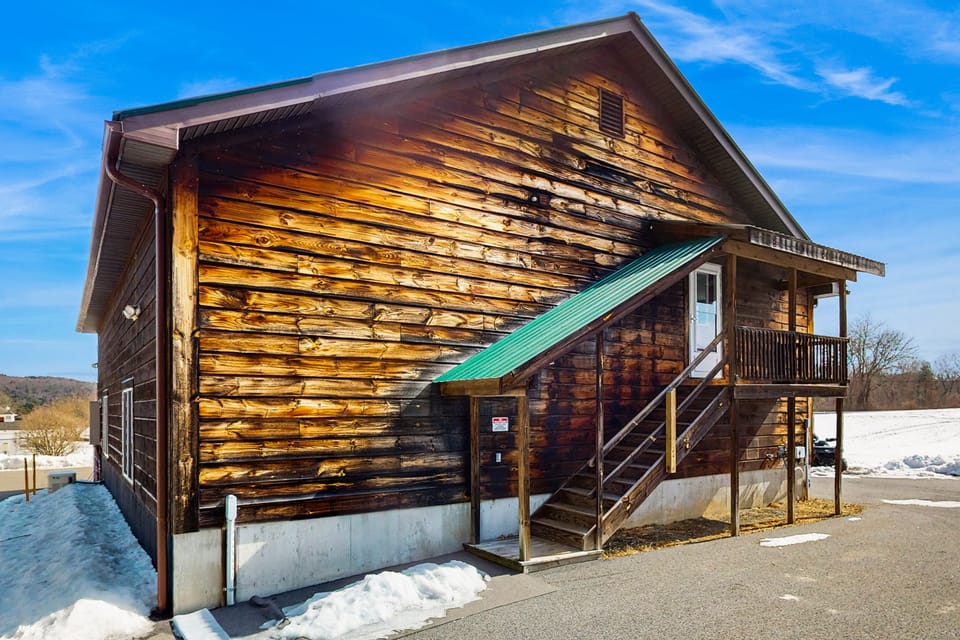 12 Mi to Lake George! Quiet Adirondack Escape Apartment in Hudson Valley