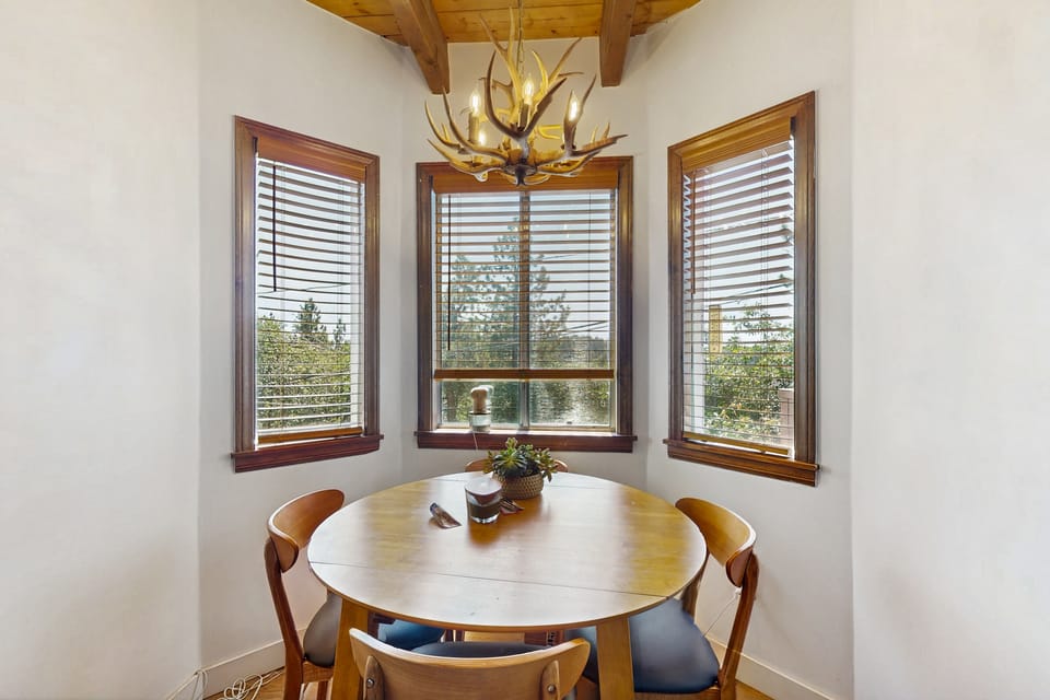 Boat, Hike, Ski + Fish: Running Springs Retreat House in Arrowbear Lake