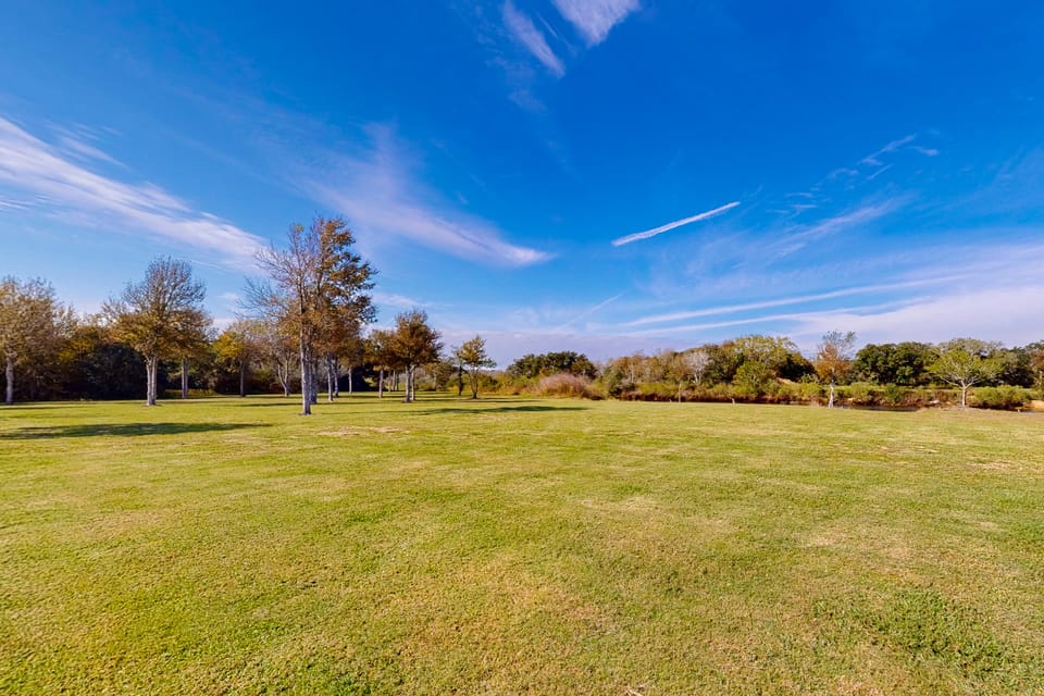30-Acre Danbury Retreat By the Bayou: BBQ & Views House in Alvin