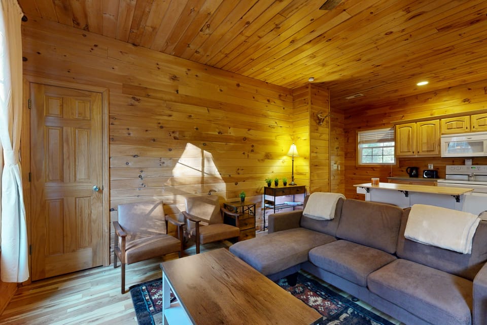 Near Lake! Tennessee Family Getaway w/ Game Room House in Tennessee