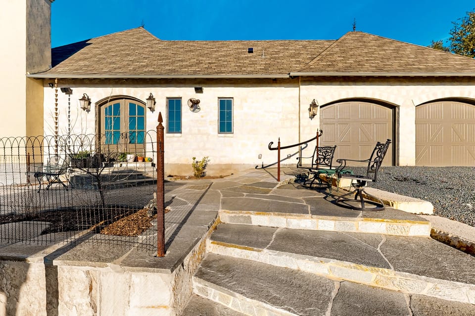 'Lone Star Leisure' Condo w/ Hill Country Views Apartment in Rio Grande