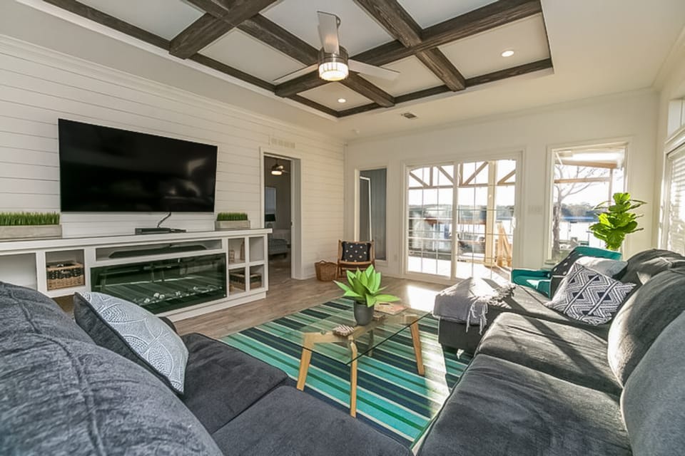 Open Water Sunset Kingsland Lakehouse w/ Boat Slip House in Rio Grande