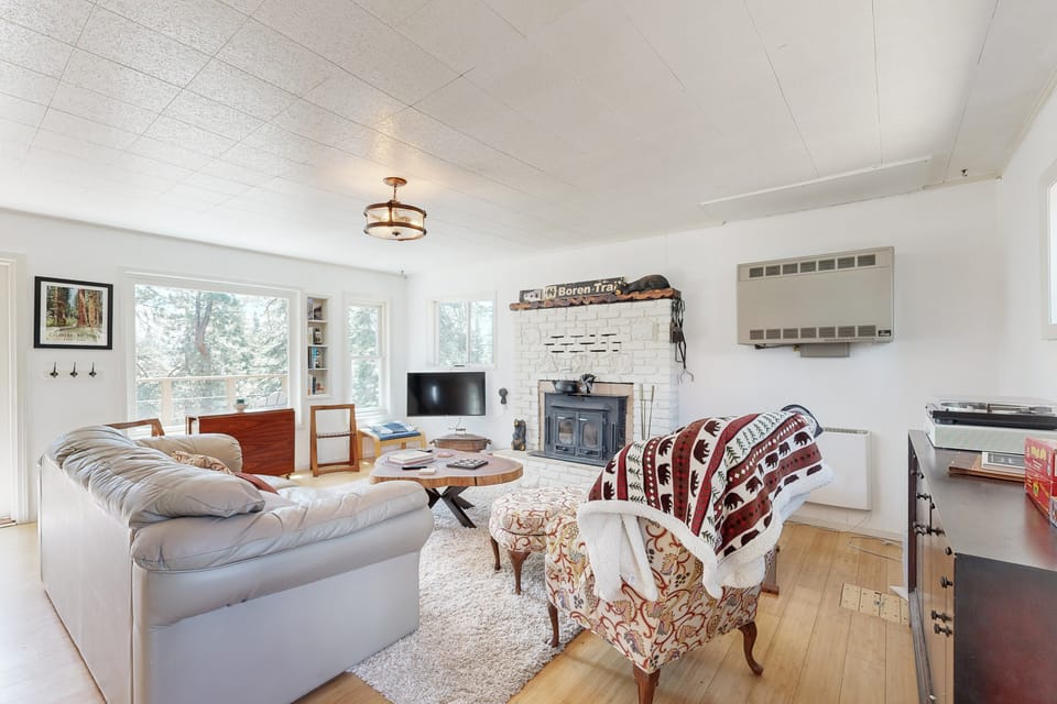 10 Mi to Bear Valley Resort: Serene Mtn Retreat House in Calaveras County