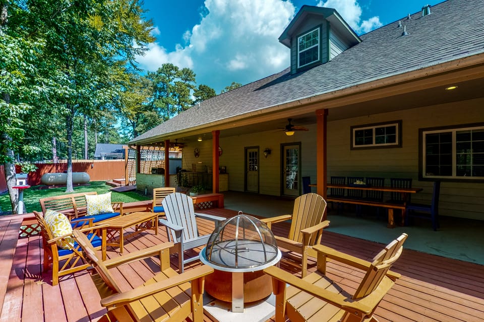 Patio Oasis w/ Hot Tub! Lake Livingston Estate House in Lake Livingston