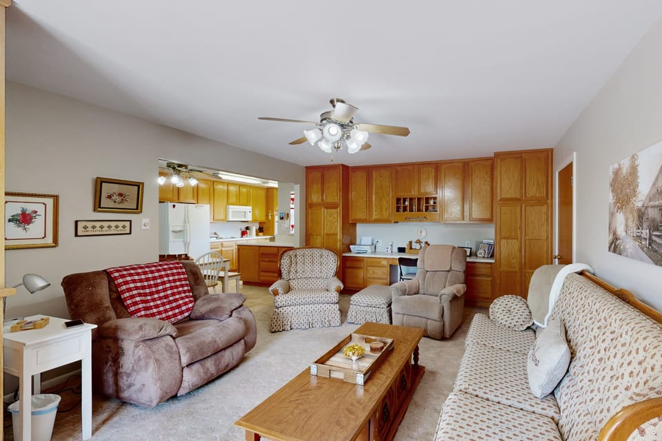Farmington Family Home w/ Private Patio House in Farmington