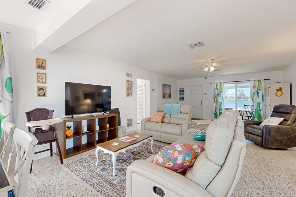 4 Mi to Beach! Lake-View Florida Family Retreat House in Lake Worth